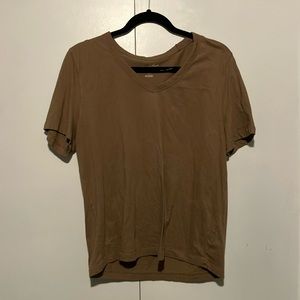 Women’s Short Sleeve V-Neck T-Shirt Universal Thread Light Brown Large